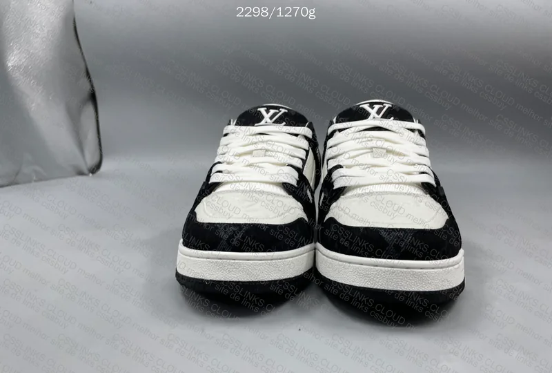 LV Trainer Black 4