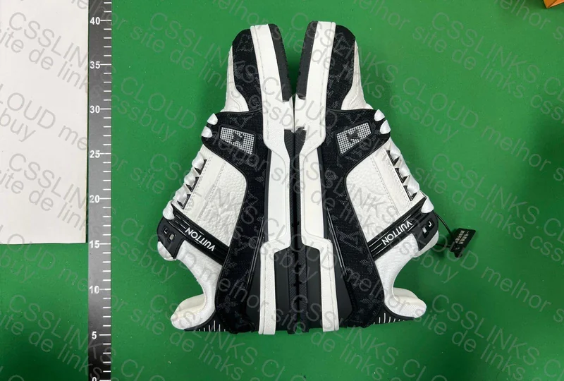LV Trainer Black 2