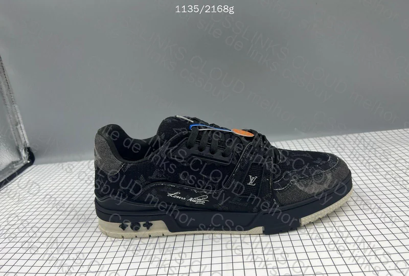 LV Trainer Black 6