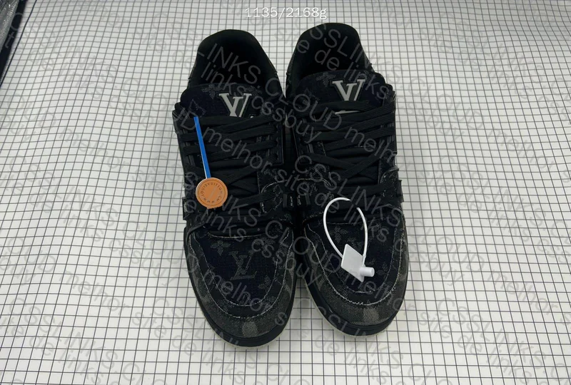 LV Trainer Black 8