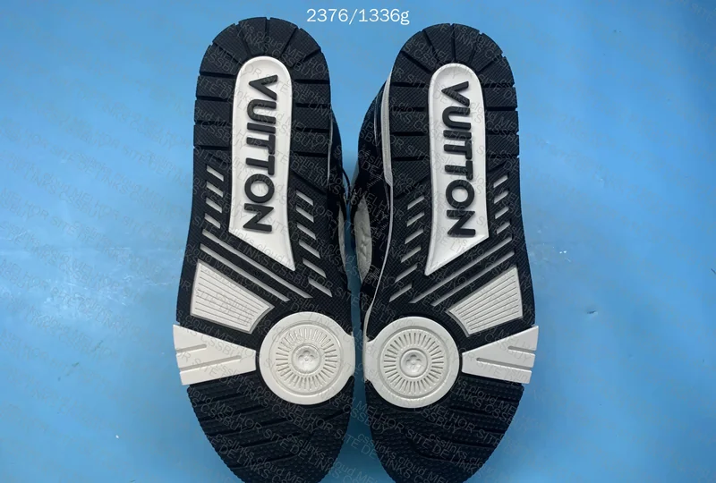 LV Trainer Black and White 7