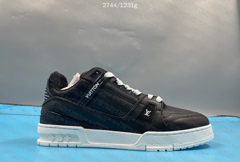 LV TRAINER SNEAKER 6