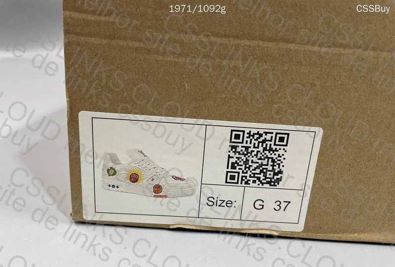 LV Trainer yayoi kusama white print