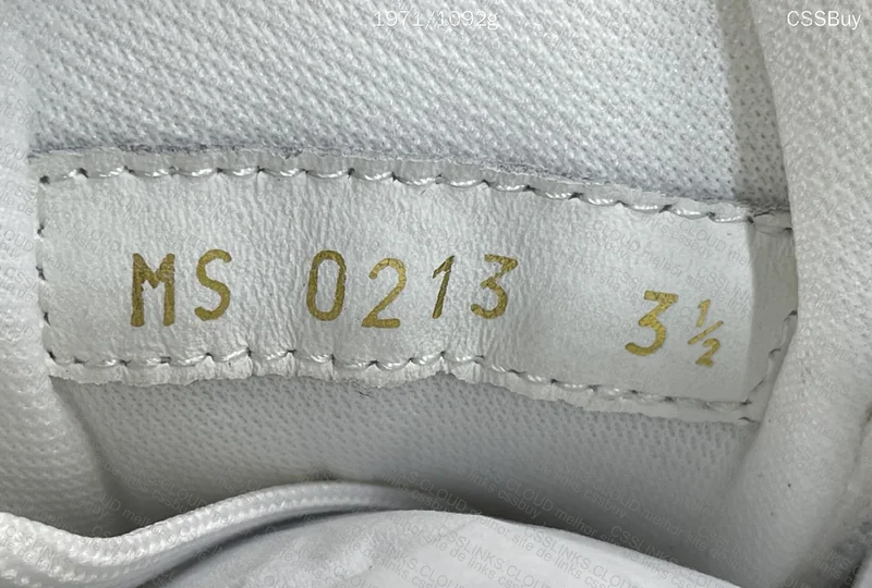 LV Trainer yayoi kusama white print 8