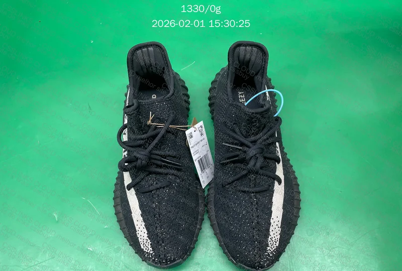 LW Batch yeezy 350 black and white (OVOSNEAKERS)