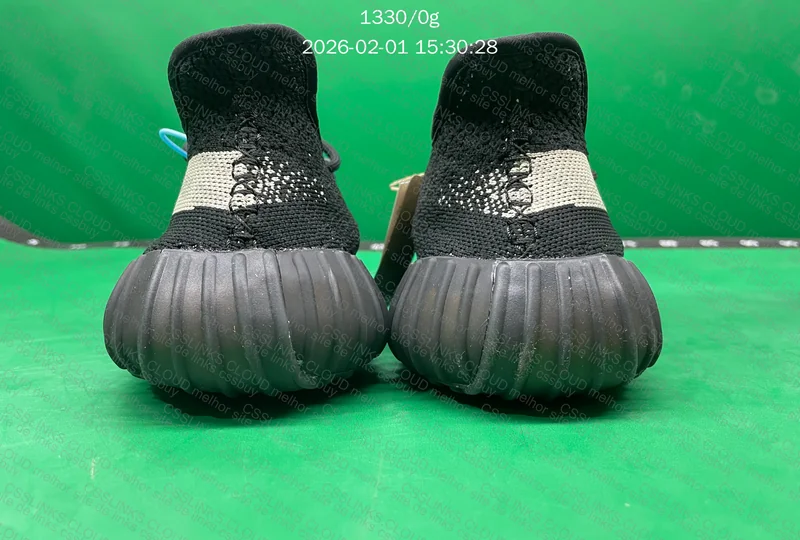LW Batch yeezy 350 black and white (OVOSNEAKERS) 5