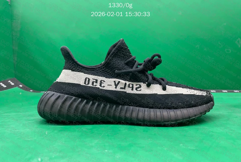 LW Batch yeezy 350 black and white (OVOSNEAKERS) 6