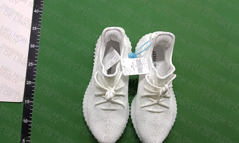 LW Batch Yeezy 350 v2 4