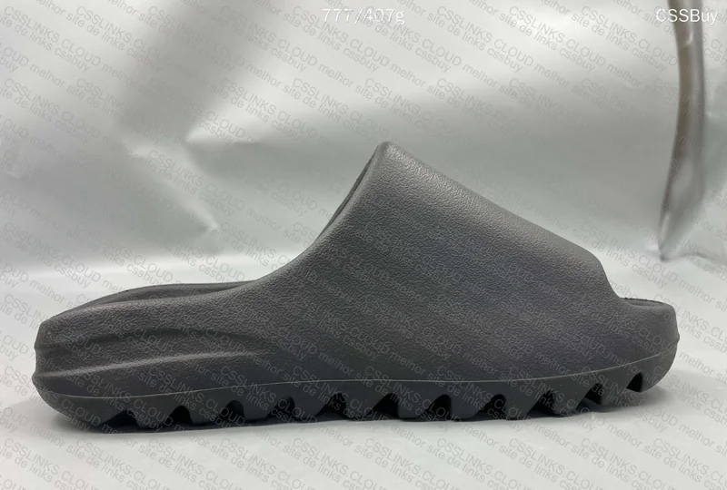 LW Batch Yeezy Slide 5