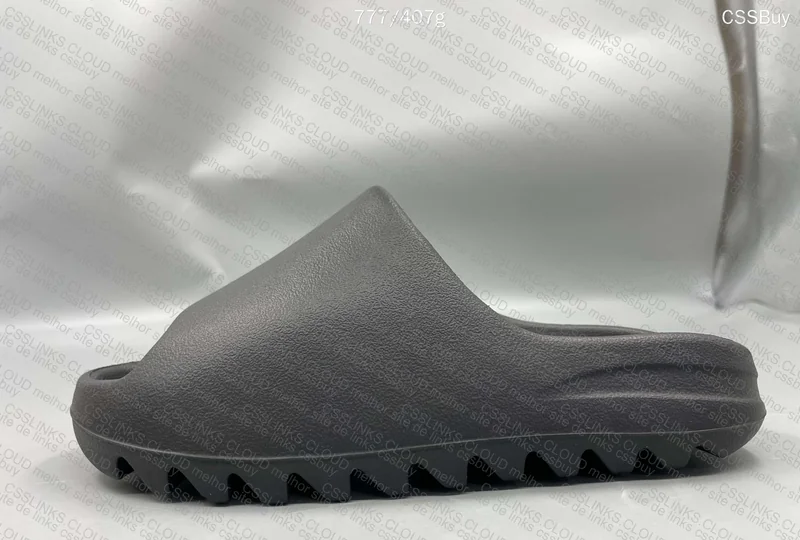 LW Batch Yeezy Slide 6