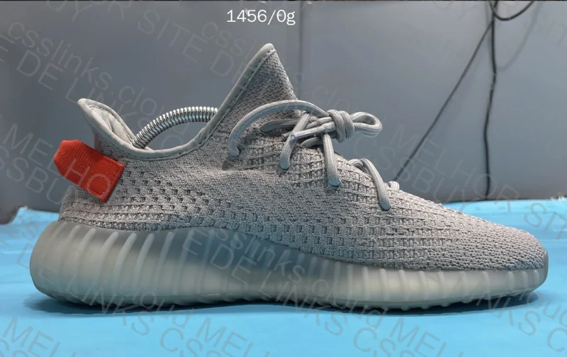 LW Yeezy 350v2 4