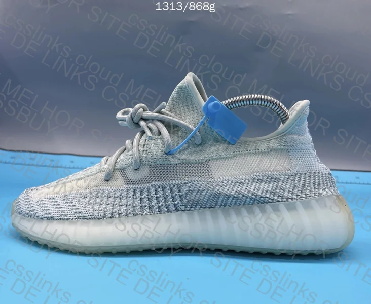 LW Yeezy 350v2 4