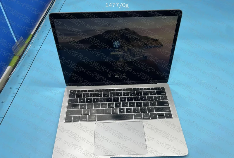 MacBook Air 13” (2019) 9