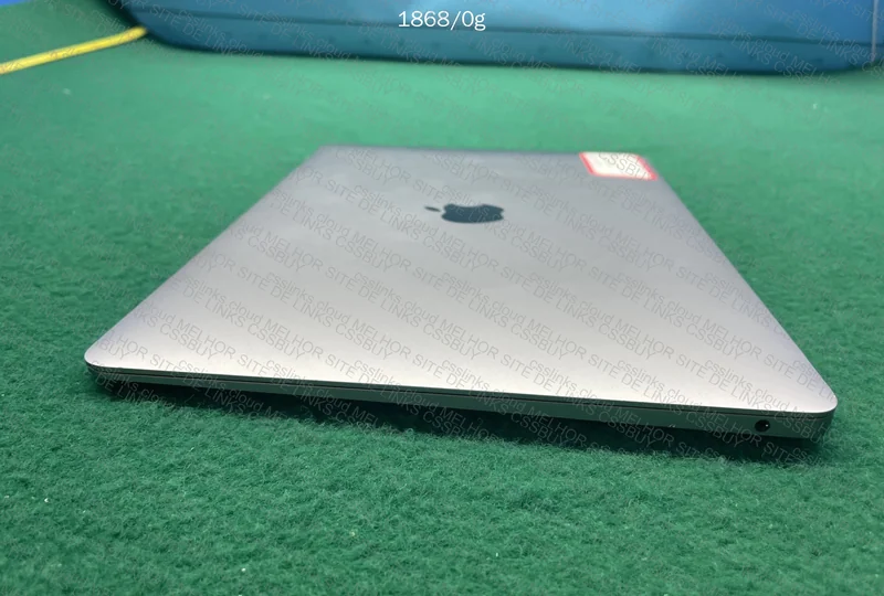 Macbook Air 2023 M1 7