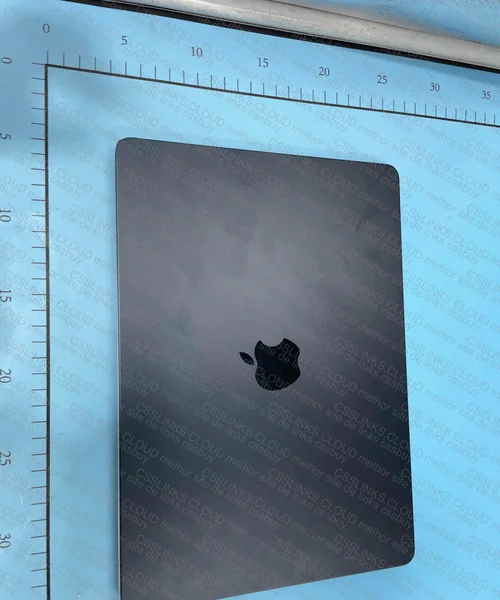 MacBook Air M2 Midnight
