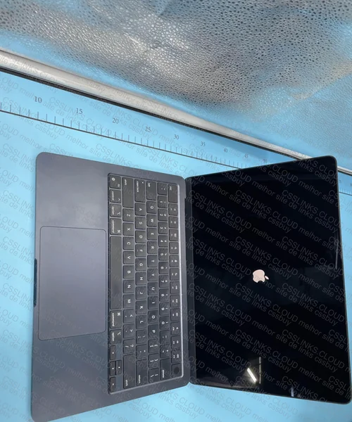 MacBook Air M2 Midnight 3