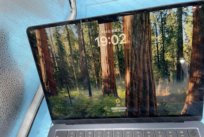 MacBook Air M2 Midnight 5