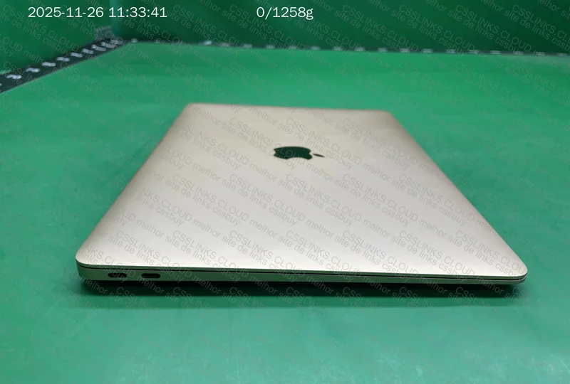 MacBook Air That Changes Color [HELP] 5