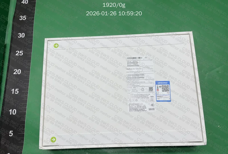 Macbook m3 8+512gb lacrado 2
