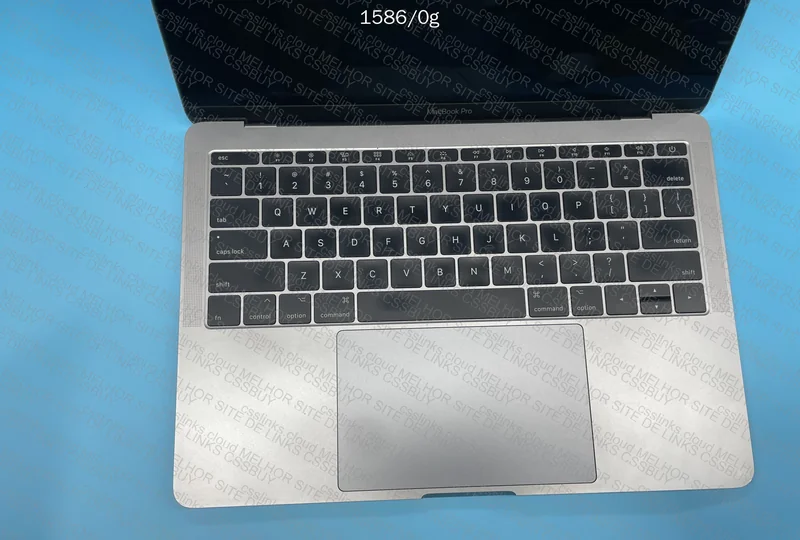 MacBook Pro 17 8