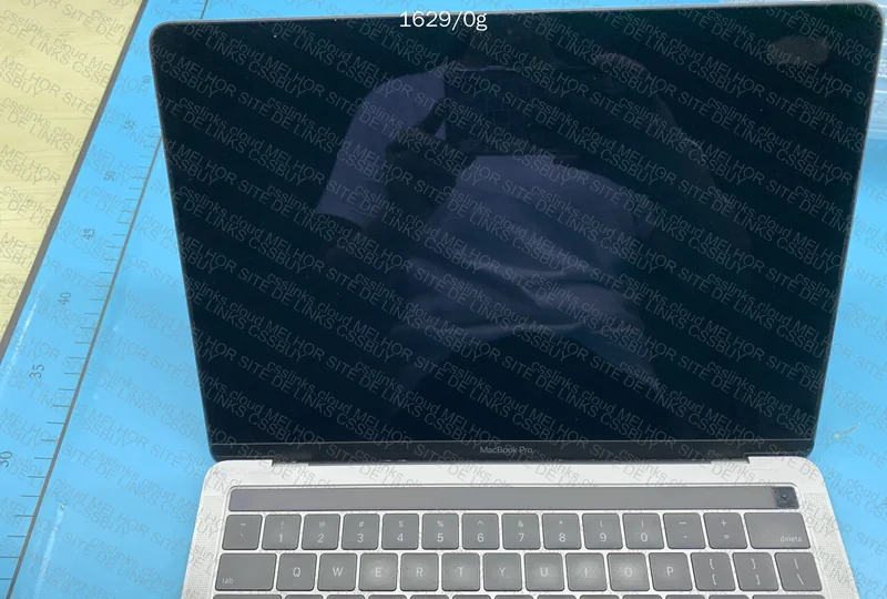 MacBook Pro 19 Touch Bar 3