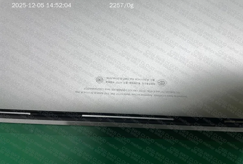 MacBook Pro 2017 - 256GB, 16GB RAM 10
