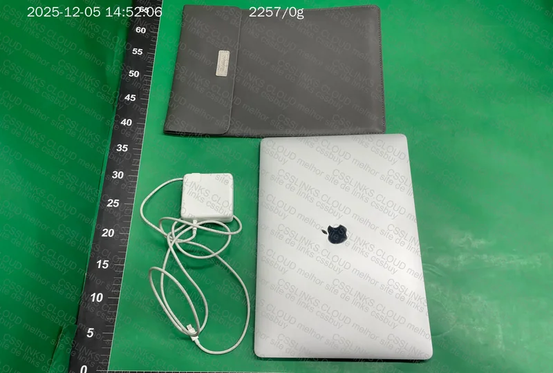 MacBook Pro 2017 - 256GB, 16GB RAM 4