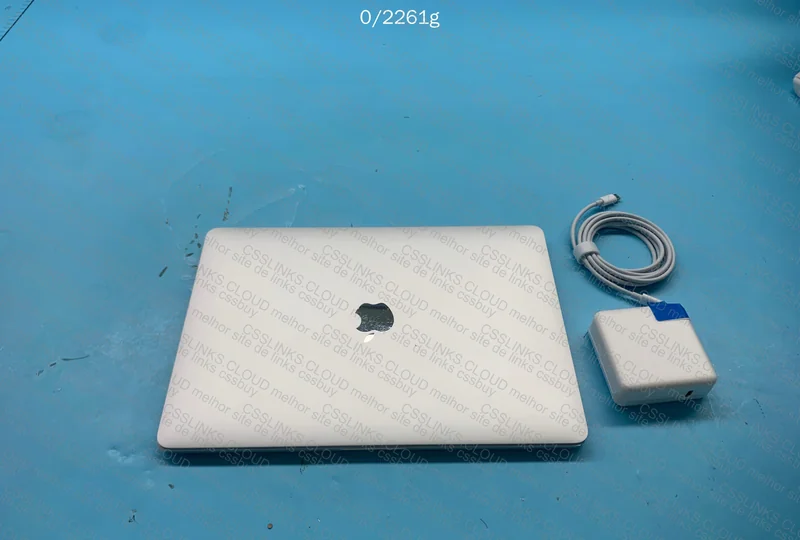 MacBook Pro 2017 8GB + 256GB