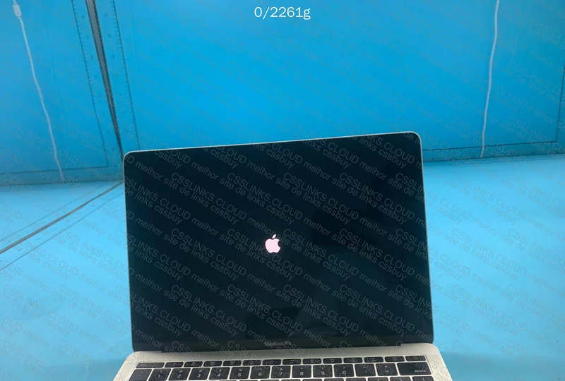 MacBook Pro 2017 8GB + 256GB 5