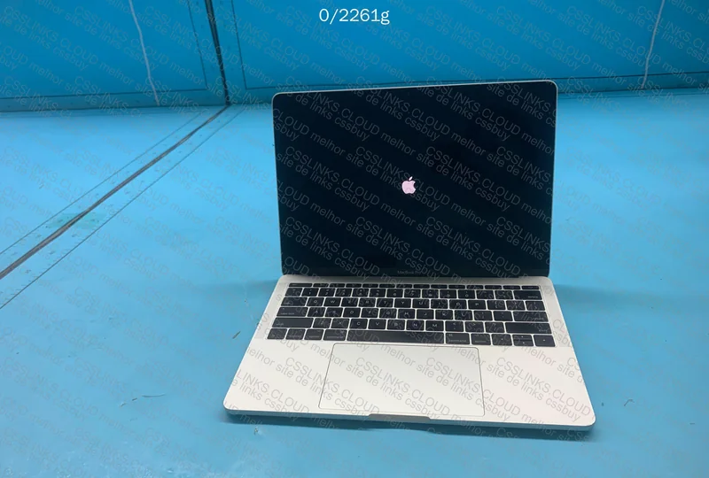 MacBook Pro 2017 8GB + 256GB 6