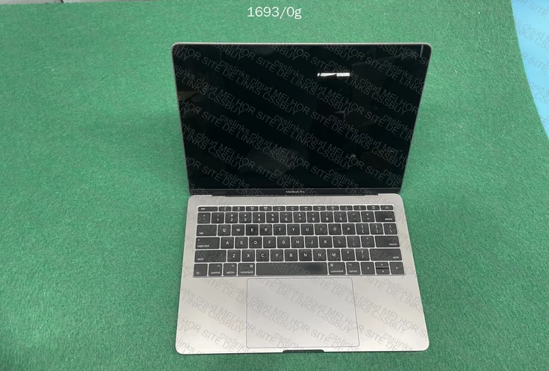 MacBook Pro 2017 8GB 256GB 3