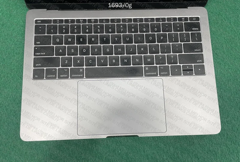 MacBook Pro 2017 8GB 256GB 4