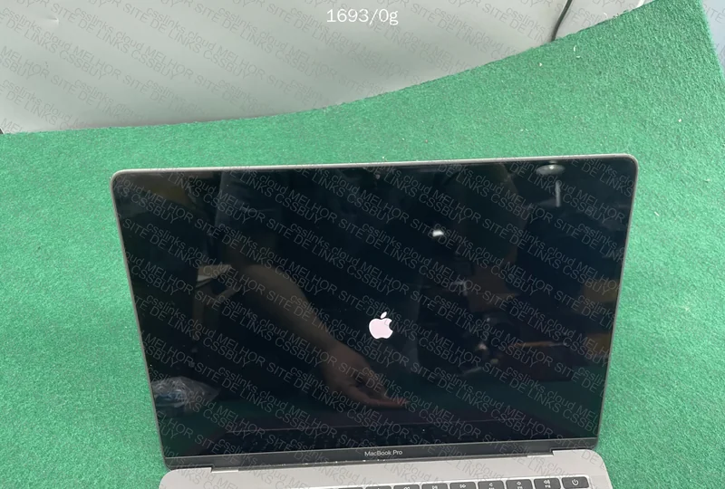 MacBook Pro 2017 8GB 256GB 5