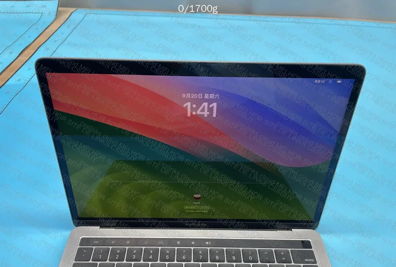MacBook Pro 2018 8GB + 256SSD 2