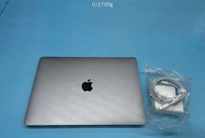 MacBook Pro 2018 8GB + 256SSD 3