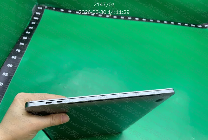 MacBook Pro 2018: Core i7 16GB RAM 256GB