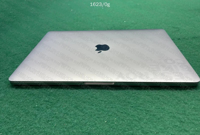 MacBook Pro 2019 8GB RAM 128GB 4