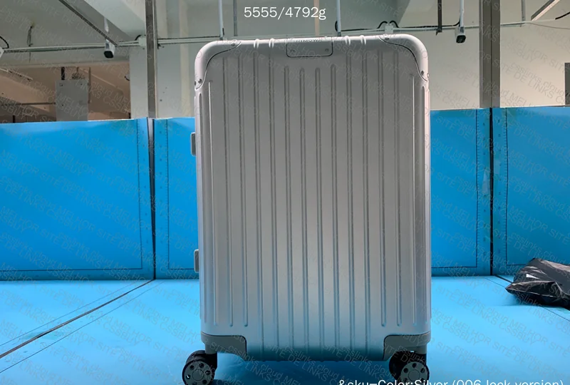 Rimowa 21 Cabin Bag 3