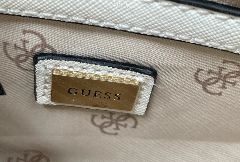 GUESS Women's Bag 3