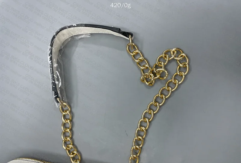 GUESS Women's Bag 4