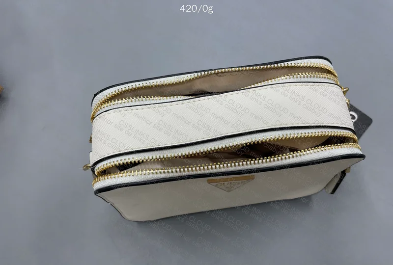 GUESS Women's Bag 6