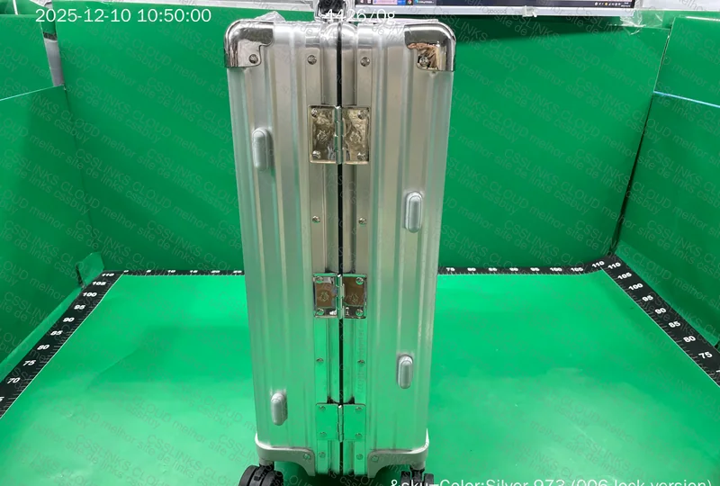 Rimowa Classic 21 Luggage 10
