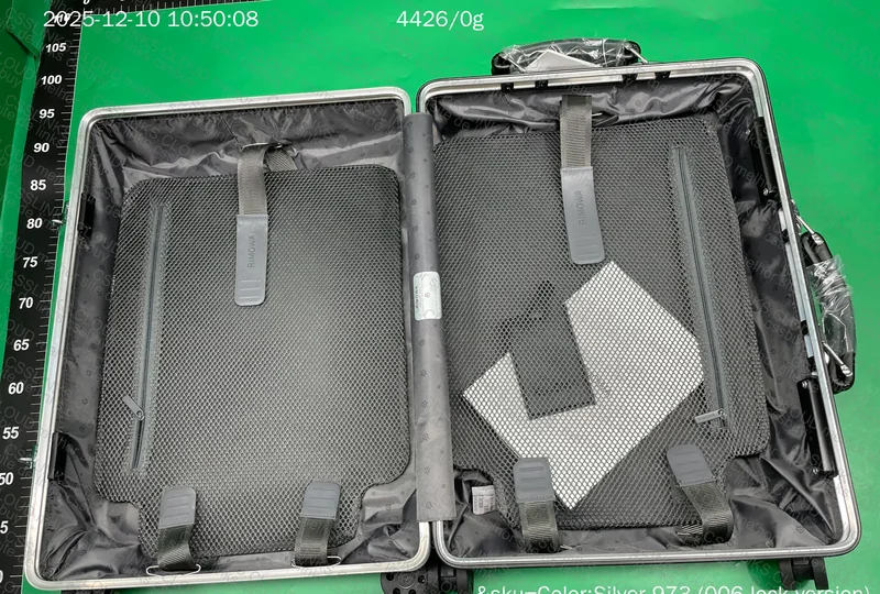 Rimowa Classic 21 Luggage 4