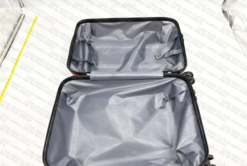 Supreme Luggage 8