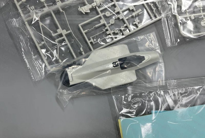 Mclaren MP4/4 1988 1/24 Meng 6