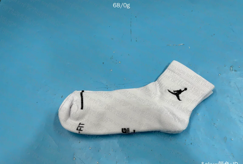 White Mid-Calf Jordan Sock 3