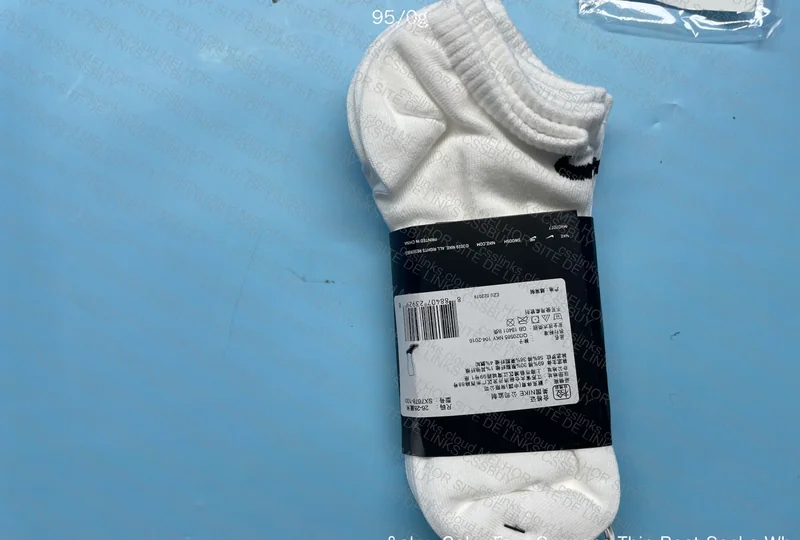 White Nike Low Socks 2