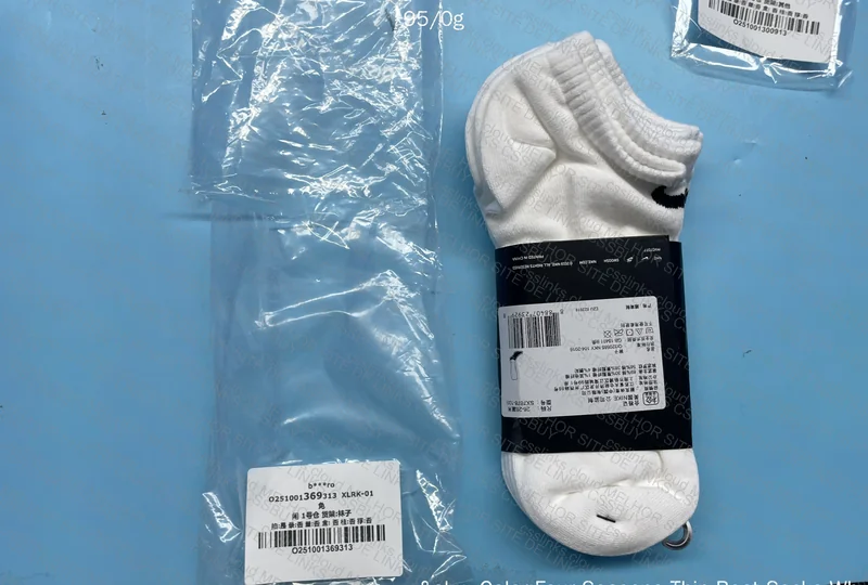 White Nike Low Socks 3