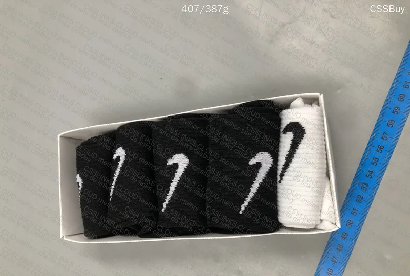 Nike Mid-Calf Socks