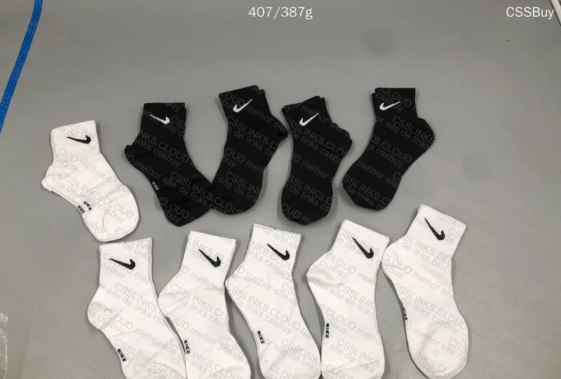 Nike Mid-Calf Socks 2